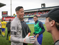 [ẢNH] Không được thi đấu, Công Phượng làm gì sau chiến thắng của Sint-Truidense?