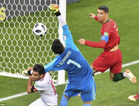 [ẢNH] Trượt 11m và đánh nguội, Ronaldo chơi trận xấu xí nhất của mình ở World Cup như thế nào?