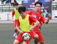 [ẢNH] Cởi nút thắt ghi bàn, ĐKVĐ Trương Định thắng tưng bừng 4-0