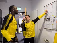 [ẢNH] Huyền thoại điền kinh Usain Bolt ăn tập cùng Dortmund, chờ ngày trình làng