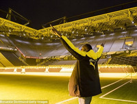 [ẢNH] Huyền thoại điền kinh Usain Bolt ăn tập cùng Dortmund, chờ ngày trình làng