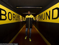 [ẢNH] Huyền thoại điền kinh Usain Bolt ăn tập cùng Dortmund, chờ ngày trình làng