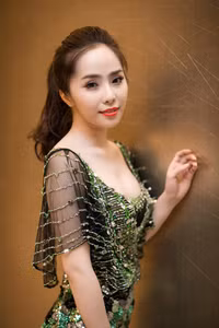 Nhìn lại chặng đường yêu, cưới và ly hôn của 