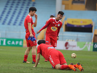 [ẢNH] CĐV quây kín cửa sân Hàng Đẫy chờ gặp thần tượng U23 Việt Nam