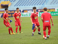 [ẢNH] CĐV quây kín cửa sân Hàng Đẫy chờ gặp thần tượng U23 Việt Nam