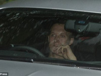 [ẢNH] Ibra, Lukaku và dàn sao M.U lạnh lùng đến sân tập, chờ đại chiến Liverpool