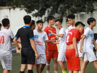 [ẢNH] 4 nhà cựu vô địch đã chơi thế nào trong trận ra quân?