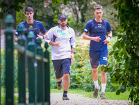 [ẢNH] Công Phượng ưu tư trên sân tập, mông lung về tương lai