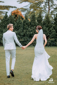 Lộ ảnh cưới đẹp như mơ của Á hậu Phương Nga và diễn viên Bình An