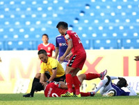 Chiến sĩ CSCĐ, trọng tài Ngô Duy Lân và những hành động cứu người kịp thời trên sân cỏ Việt Nam