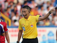 Chiến sĩ CSCĐ, trọng tài Ngô Duy Lân và những hành động cứu người kịp thời trên sân cỏ Việt Nam