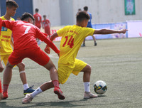 [ẢNH] Dàn cổ động viên 600 người gây ấn tượng khán đài Tây Hồ