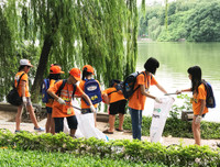 Hình ảnh người Hà Nội ứng xử văn minh, thanh lịch