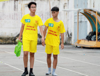 [ẢNH] Khoảnh khắc đẹp của tình bạn tại giải bóng đá học sinh Hà Nội