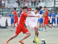 [ẢNH] Khoảnh khắc đẹp của tình bạn tại giải bóng đá học sinh Hà Nội