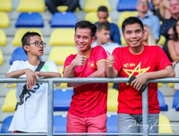 [ẢNH] Công Phượng đăm chiêu trên ghế dự bị khi không được HLV ngó ngàng tới