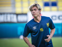 [ẢNH] Công Phượng đăm chiêu trên ghế dự bị khi không được HLV ngó ngàng tới