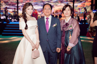 Lý Nhã Kỳ hóa nàng Lọ Lem với bộ váy khoe vai trần gợi cảm