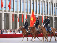 [ẢNH] Thích thú hình ảnh Cảnh sát cơ động kỵ binh diễu hành tại Hà Nội