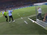 [ẢNH] Bị giễu cợt, đội Thụy Điển lao vào đòi tẩn nhau với Đức