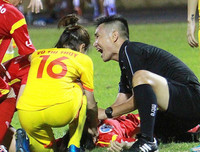 Chiến sĩ CSCĐ, trọng tài Ngô Duy Lân và những hành động cứu người kịp thời trên sân cỏ Việt Nam