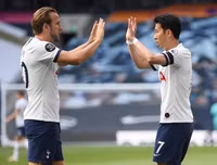 [ẢNH] HLV Mourinho tươi hết cỡ sau màn ngược dòng trước Arsenal