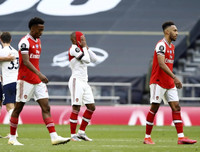 [ẢNH] HLV Mourinho tươi hết cỡ sau màn ngược dòng trước Arsenal