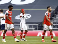 [ẢNH] HLV Mourinho tươi hết cỡ sau màn ngược dòng trước Arsenal