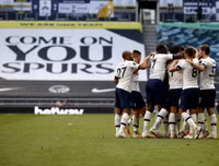 [ẢNH] HLV Mourinho tươi hết cỡ sau màn ngược dòng trước Arsenal