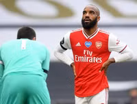 [ẢNH] HLV Mourinho tươi hết cỡ sau màn ngược dòng trước Arsenal