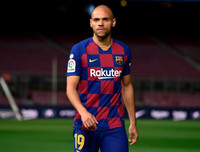 [ẢNH] Tiền đạo tân binh ra mắt Barca trong cảnh đìu hiu