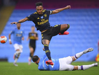 [ẢNH] Arsenal lại khốn khổ vì David Luiz như thế nào?