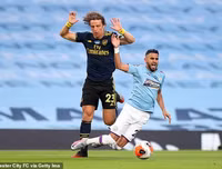 [ẢNH] Arsenal lại khốn khổ vì David Luiz như thế nào?