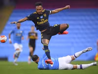 [ẢNH] Arsenal lại khốn khổ vì David Luiz như thế nào?