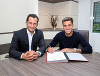 [ẢNH] Coutinho hớn hở ra mắt Bayern, lấy số áo tuyệt đẹp Robben để lại