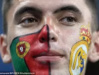 [ẢNH] Cô bồ xinh đẹp buồn thiu nhìn Ronaldo thua trận và rời World Cup