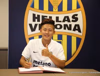 [ẢNH] Ngôi sao 2 lần phá lưới Bùi Tiến Dũng từng mơ thay thế Messi ở Barca