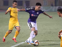 [ẢNH] Bị SLNA ngăn cản, Hà Nội FC vô địch nhờ 