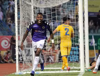 [ẢNH] Bị SLNA ngăn cản, Hà Nội FC vô địch nhờ 