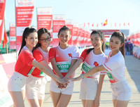 [ẢNH] Ngắm vẻ đẹp Hoa hậu Tiểu Vy với những bước chạy trên đảo Lý Sơn