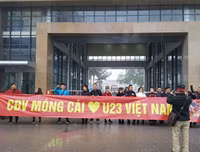 Hàng ngàn CĐV Việt Nam đang đổ về Thường Châu cổ vũ đội tuyển U23