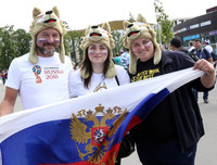 [ẢNH] Cúp vàng thế giới được đựng trong chiếc hộp hàng hiệu Louis Vuitton