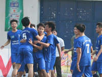 [ẢNH] Hạ trường Chuyên Nguyễn Huệ, THPT Ngô Sỹ Liên viết tiếp chuyện cổ tích