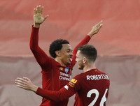 [ẢNH] Mở tiệc bàn thắng trước Chelsea, Liverpool lần đầu nâng cúp vô địch Premier League