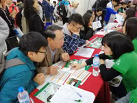 Học sinh THPT Hà Nội hào hứng với tư vấn tuyển sinh đại học 2019