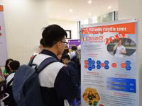 Học sinh THPT Hà Nội hào hứng với tư vấn tuyển sinh đại học 2019