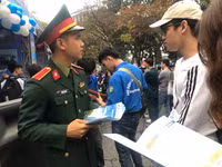 Học sinh THPT Hà Nội hào hứng với tư vấn tuyển sinh đại học 2019