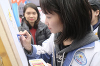 Học sinh THPT Hà Nội hào hứng với tư vấn tuyển sinh đại học 2019