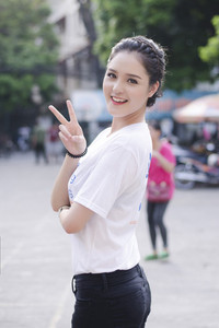 Á hậu Hoàng Anh: Sau 3 năm kết hôn, tự thấy mình bớt trẻ con hơn