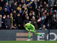 [ẢNH] Cận cảnh sai lầm ngớ ngẩn của De Gea khiến M.U thua tủi hổ